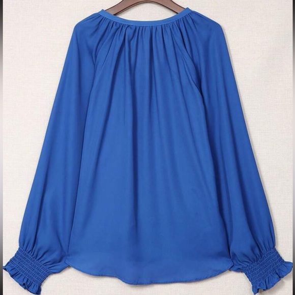 Classic Elegant Notched Neckline Lantern Sleeve Blouse - Picture 7 of 7